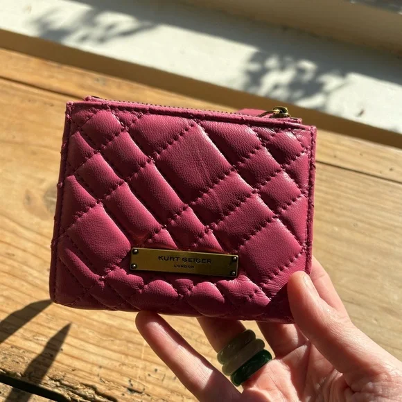 Kurt Geiger Quilted Pink Leather Card Wallet with Gold Plaque - Picture 11 of 11